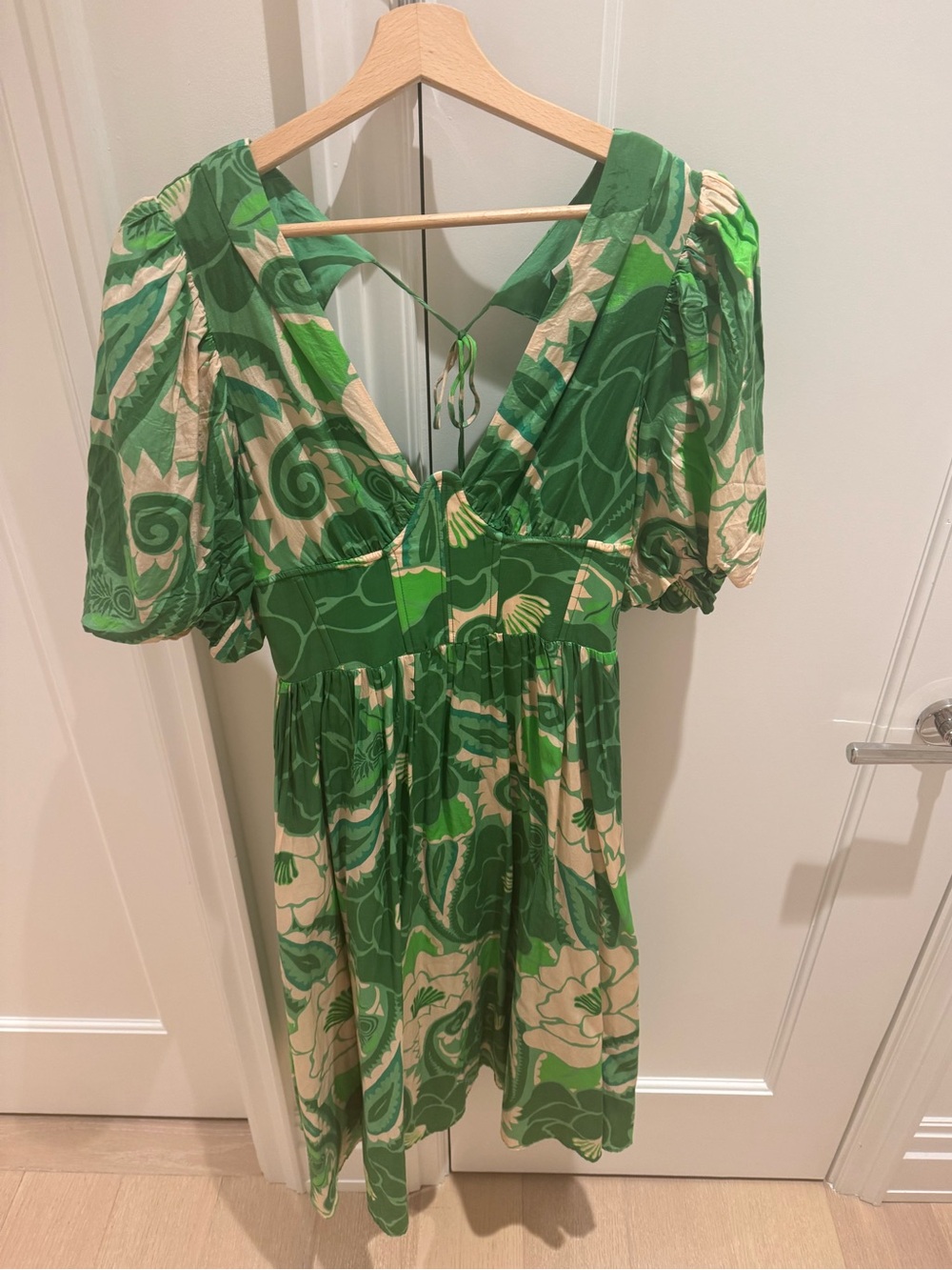 LIKE NEW FarmRio Green V-Neck Puff Sleeve Dress